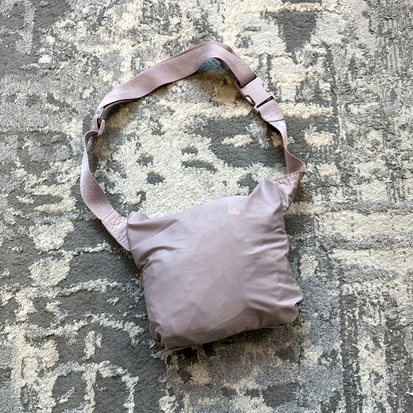 Madewell Women's‎ Raincheck Self Packable Raincoat Size Small Light Purple Pink - Picture 4 of 13